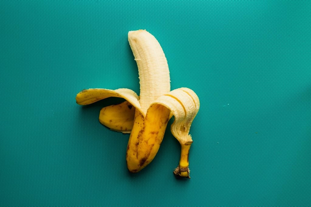 benefícios casca de banana para o rosto