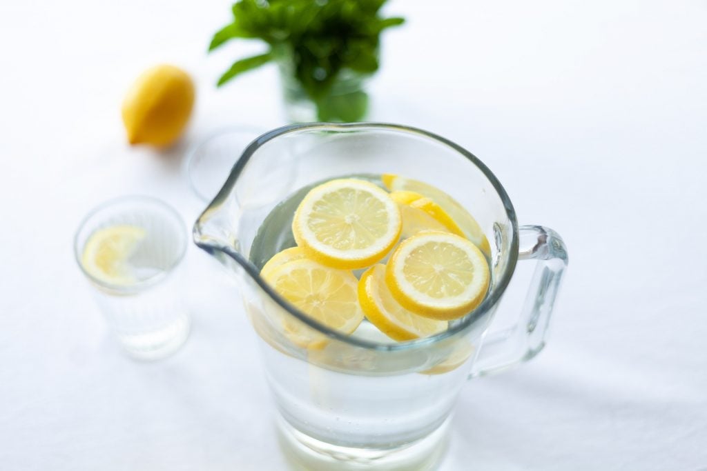 água com limão emagrece