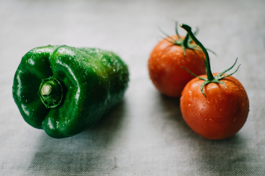 Tomates e pimentão, alimentos que podem ser parte de Dieta e Emagrecer Rápido