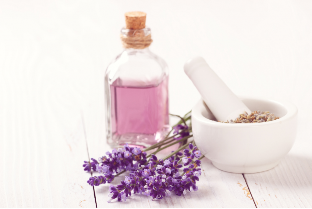 Óleo essencial para aromaterapia e lavanda