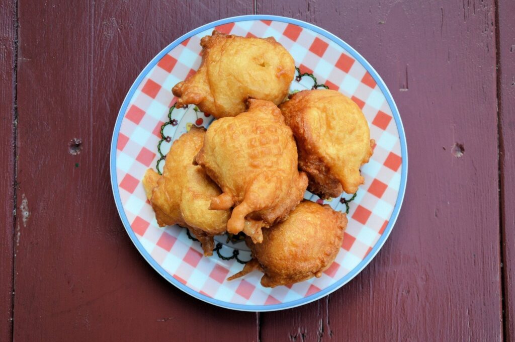 Receita de bolinho de chuva simples e sequinho