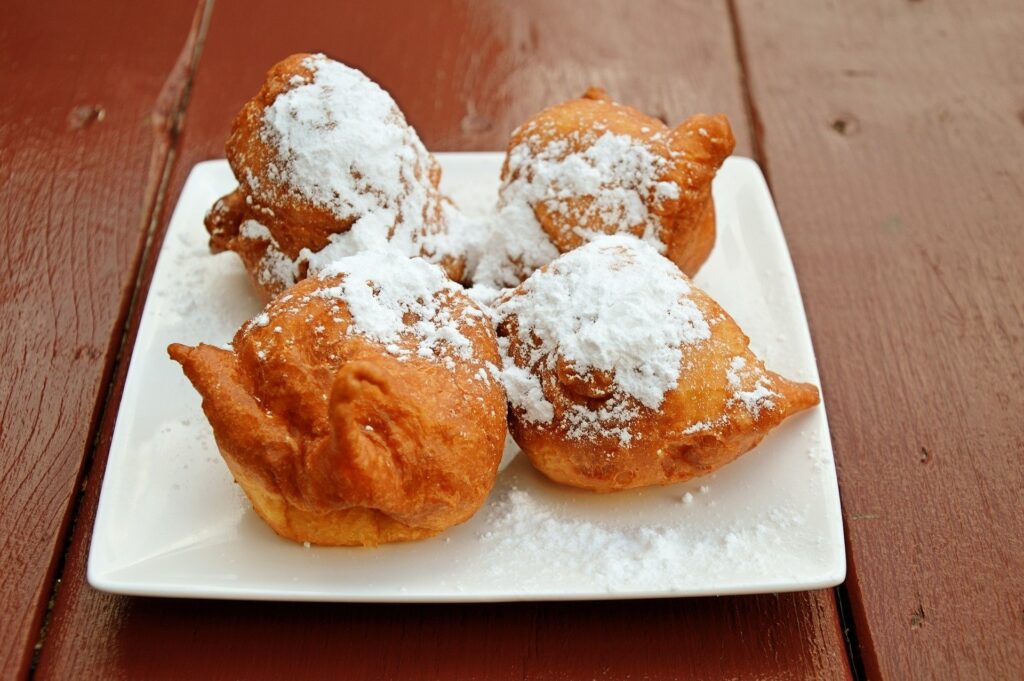 Receita de bolinho de chuva simples e sequinho