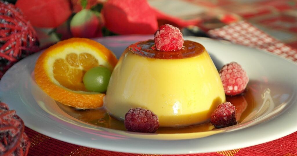 Pudim com frutas