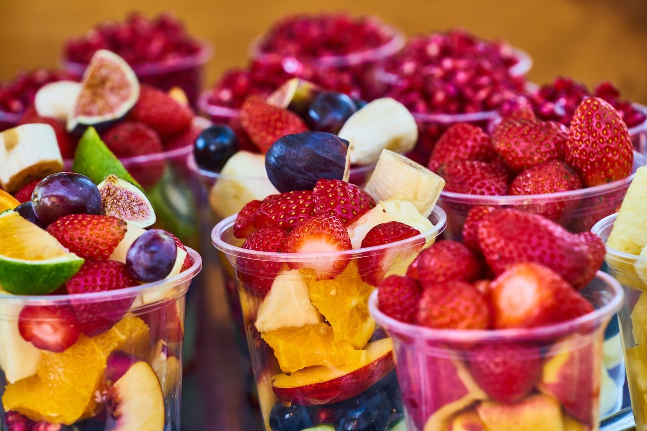 Potes de salada de fruta