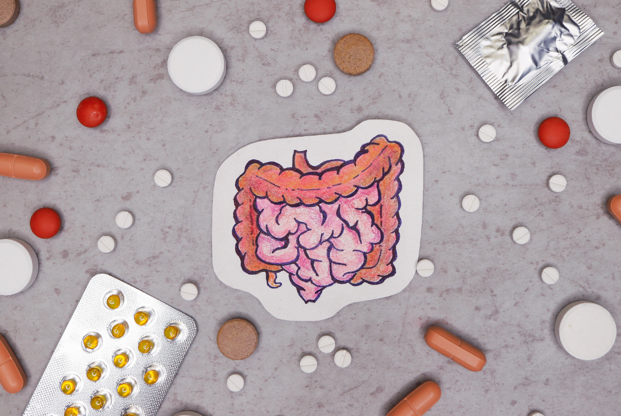 intestino com pílulas e cápsulas