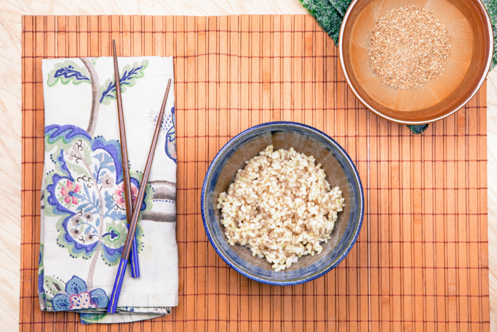 Hashis e comida integral macrobiótica