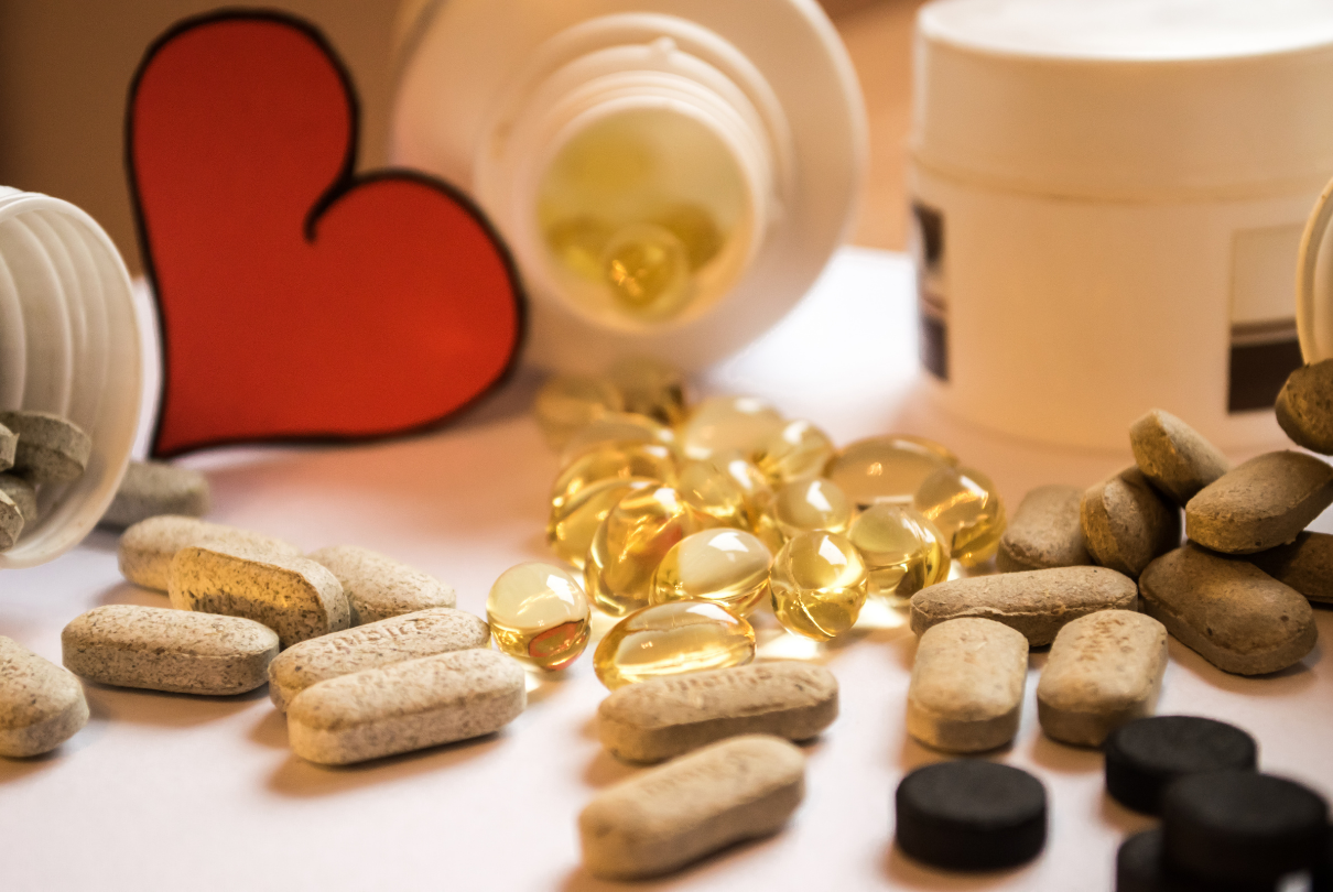 Mix de cápsulas e comprimidos para colesterol