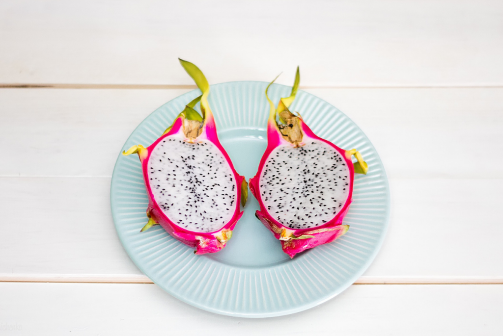 pitaya branca no prato