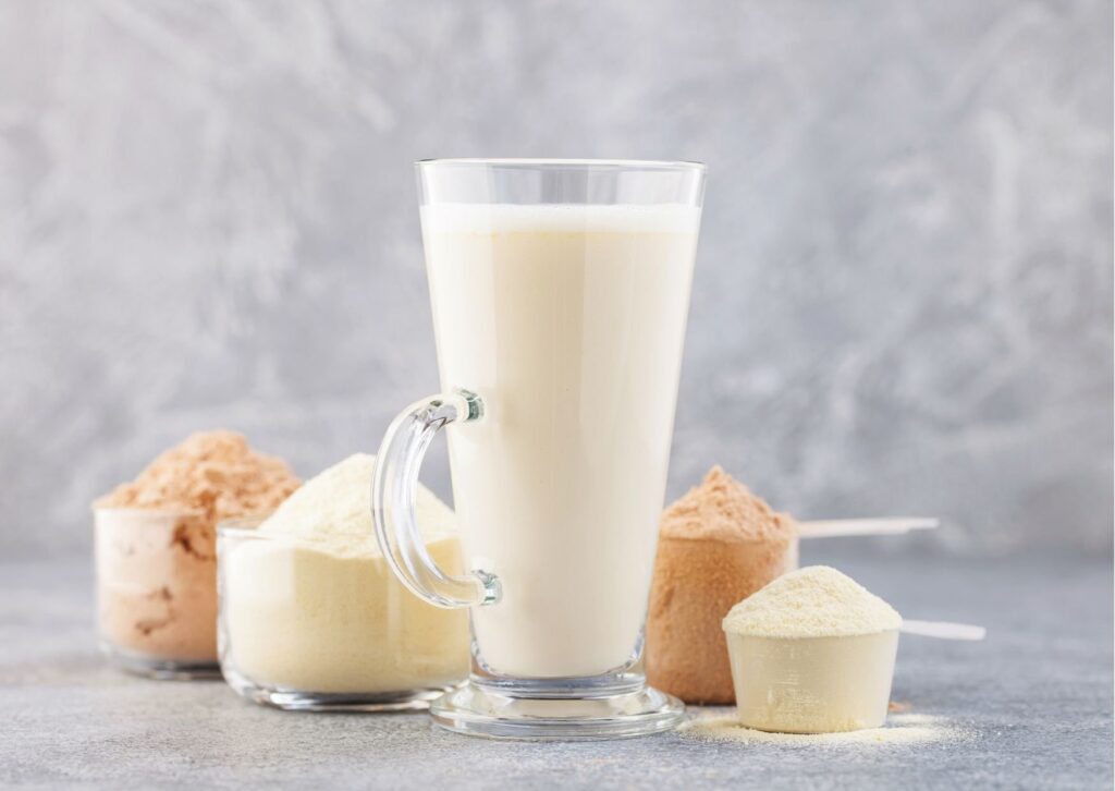 Imagem de fundo cinza com uma indicação de qual o melhor shake para emagrecer