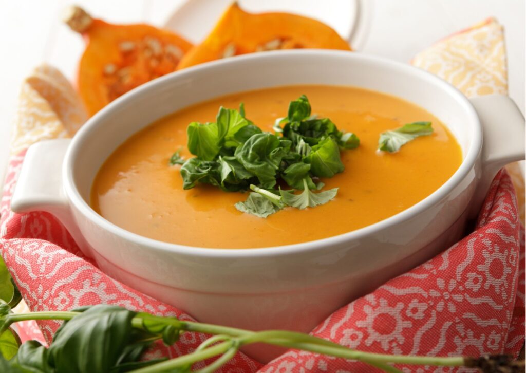 Imagem com sopa para emagrecer no inverno