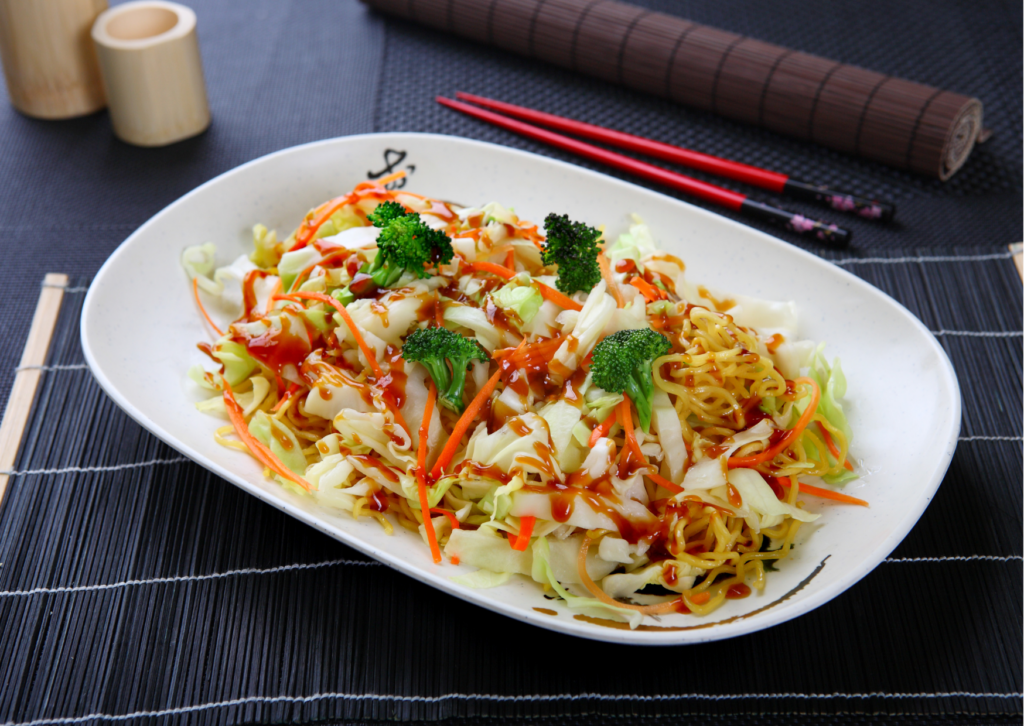 imagem sobre como preparar o yakisoba vegetariano rápido