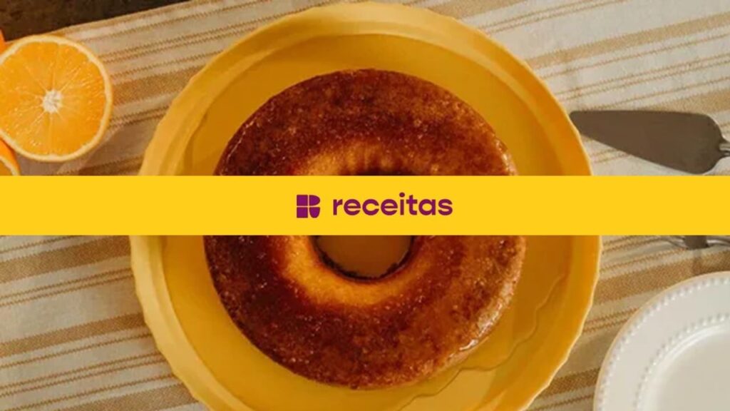Bolo visto de cima com logo do app
